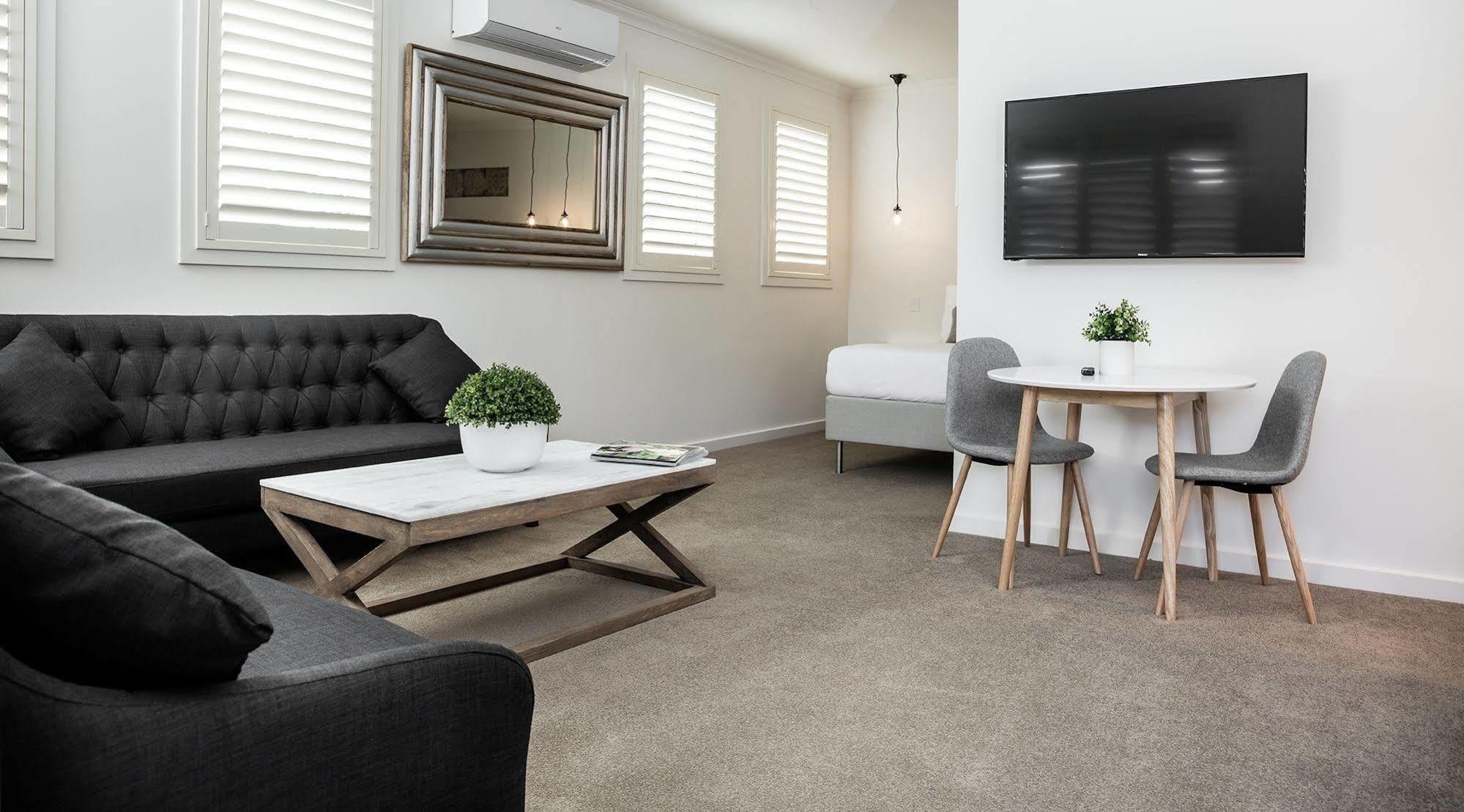 Newington Apartments Баларат Екстериор снимка