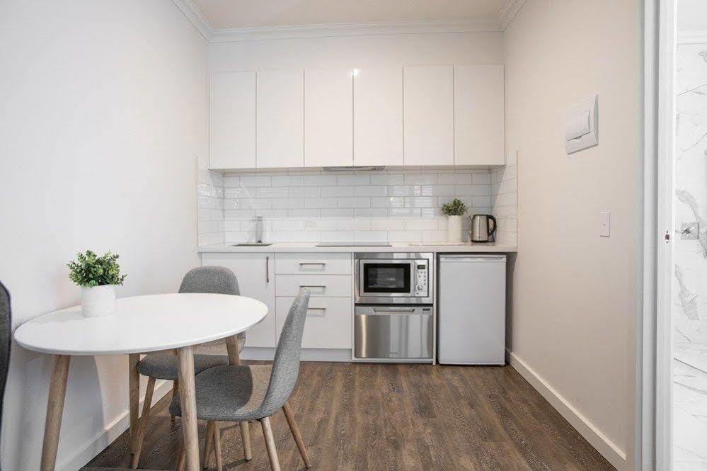 Newington Apartments Баларат Екстериор снимка
